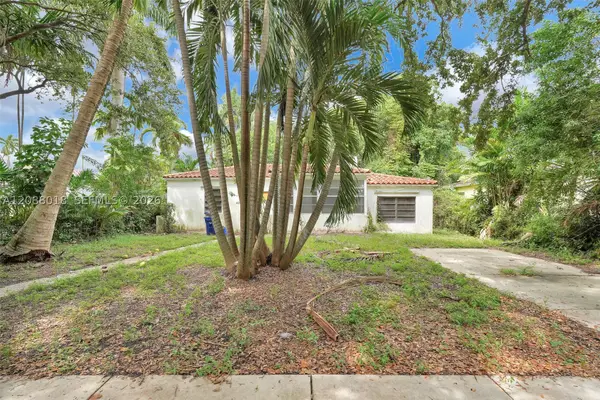 424 Minola Dr, Miami Springs, FL 33166