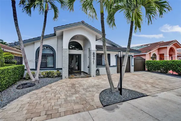 8971 NW 150th Ter, Miami Lakes, FL 33018