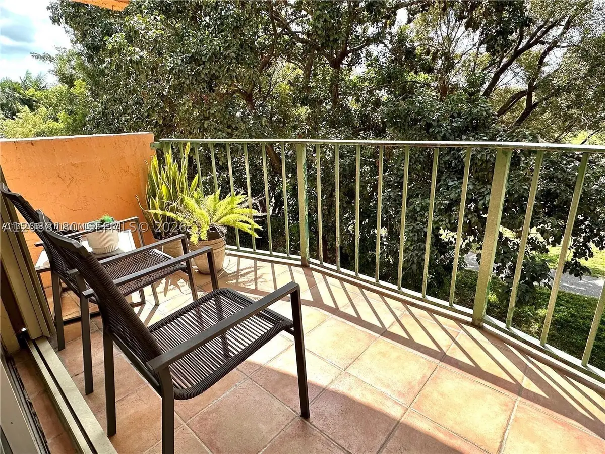 9360 Fontainebleau Blvd #612, Miami, FL 33172 - #1