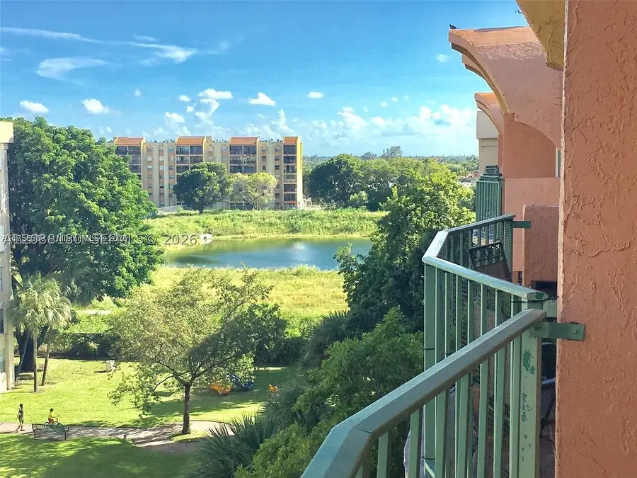 9360 Fontainebleau Blvd #612, Miami, FL 33172 - #3