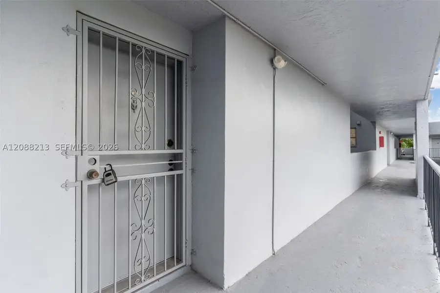 210 Fontainebleau Blvd #410, Miami, FL 33172 - #3