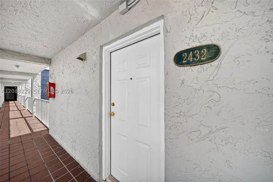 10000 NW 80th Ct #2432, Hialeah Gardens, FL 33016 - #2