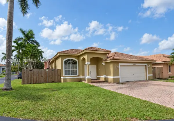 16362 SW 94th St, Miami, FL 33196