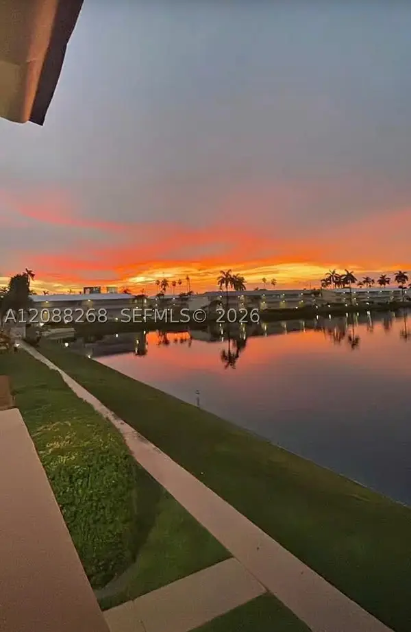 1030 SW 11 St #M20, Hallandale Beach, FL 33009