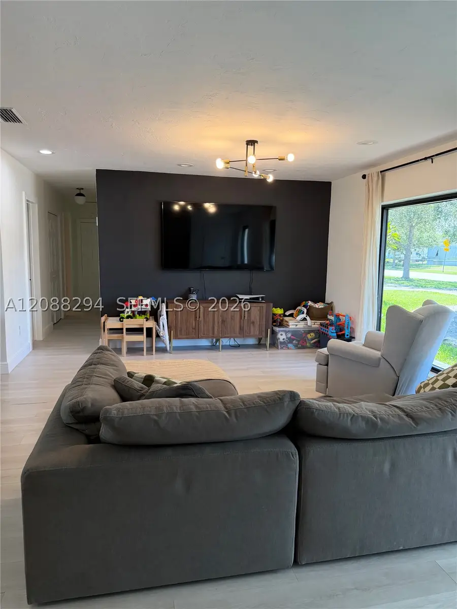 18101 SW 92nd Ave, Palmetto Bay, FL 33157 - #3