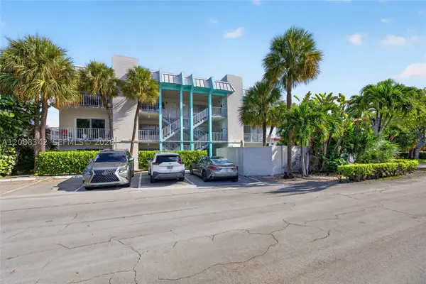 2715 NE 49th St #103, Fort Lauderdale, FL 33308