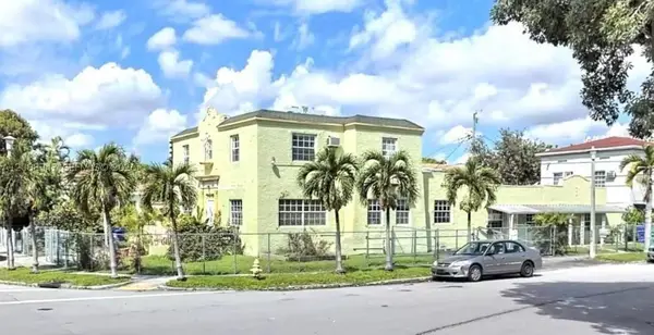 1801 SW 10th St, Miami, FL 33135