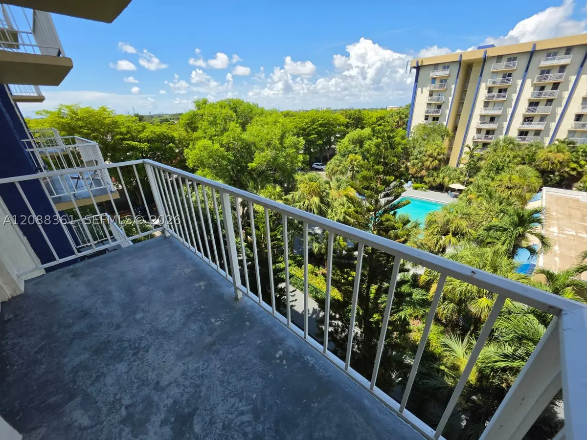 4550 NW 9th St #605E, Miami, FL 33126 - #1