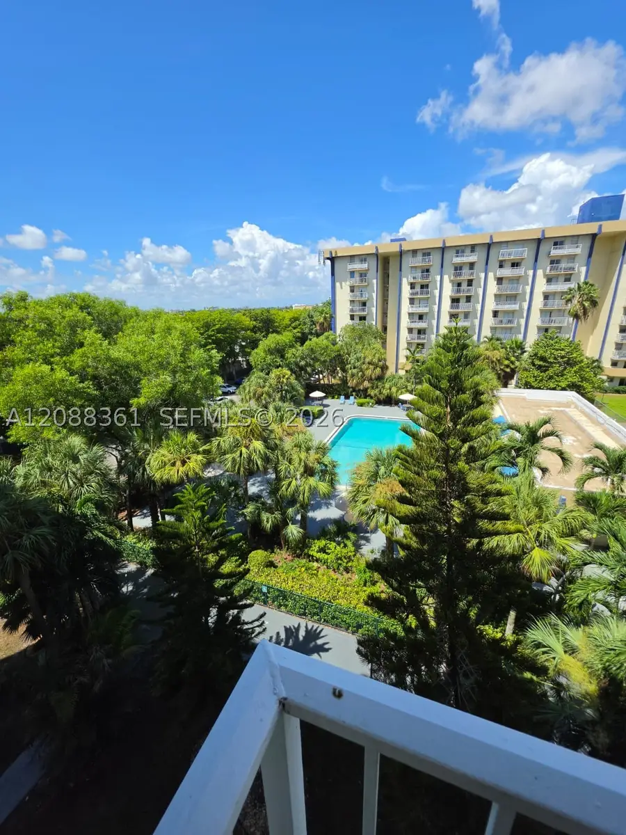 4550 NW 9th St #605E, Miami, FL 33126 - #2