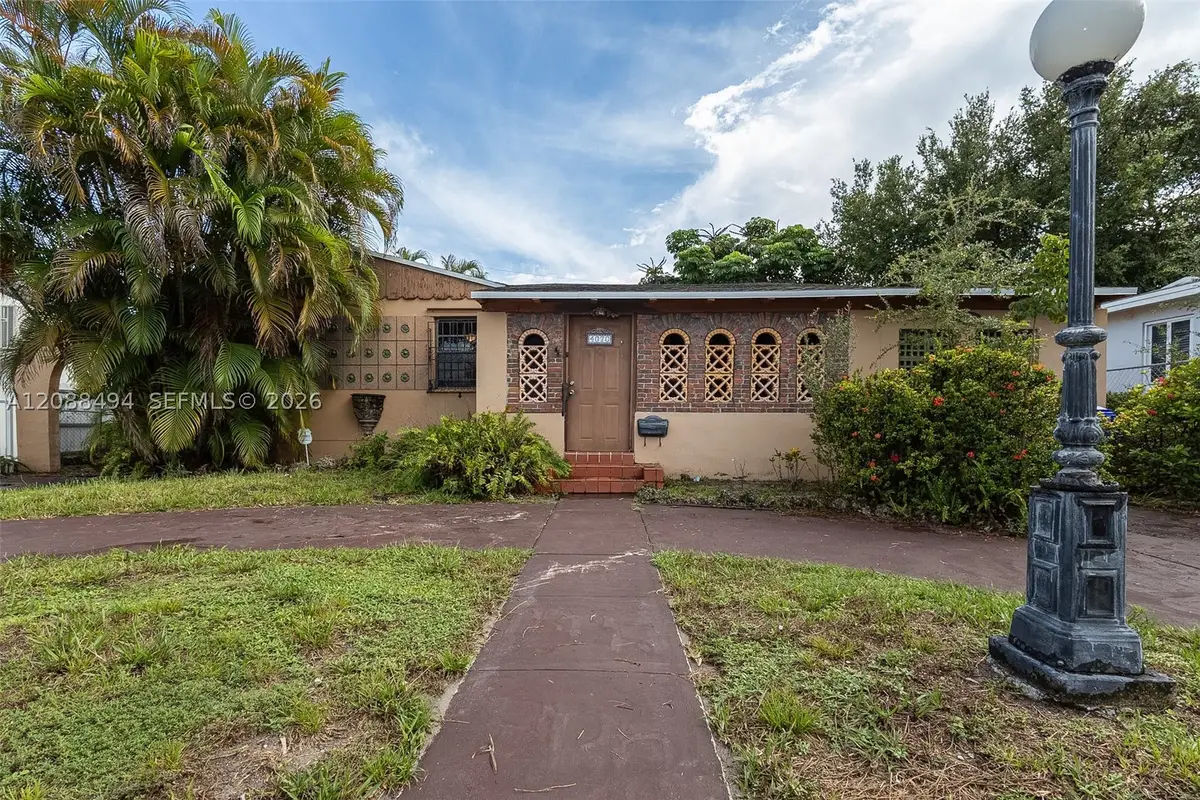 4070 NW 6th St, Miami, FL 33126 - #1