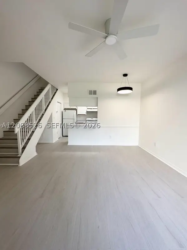 18316 NW 68th Ave #I, Hialeah, FL 33015