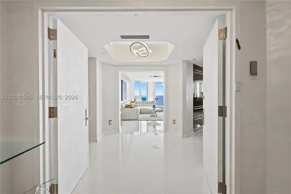 2711 S Ocean Dr #1902, Hollywood, FL 33019