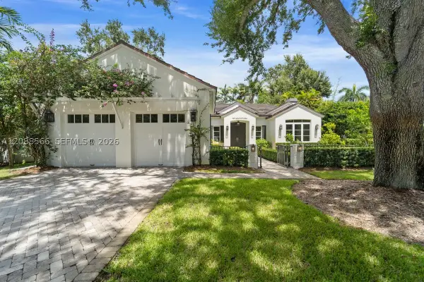 5851 SW 77th Ter, South Miami, FL 33143
