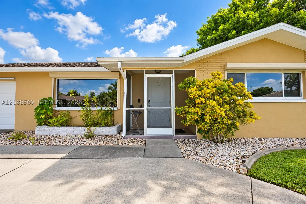 1204 Se 35th St, Cape Coral, FL 33904 - #1