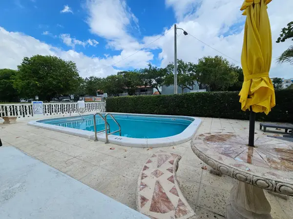 520 NE 38th St #12, Miami, FL 33137