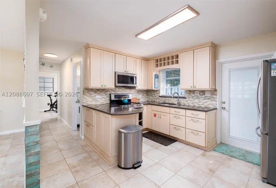 11231 2nd Ave Ocean, Marathon, FL 33050 - #3