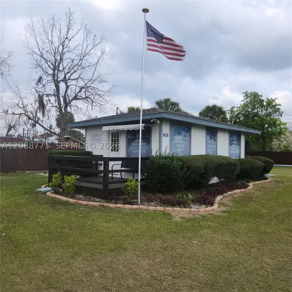 909 SW 10th St (hwy 200), Other, FL 34471