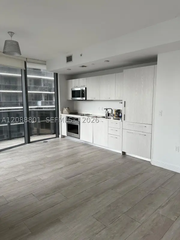 55 SW 9th St #2401, Miami, FL 33130