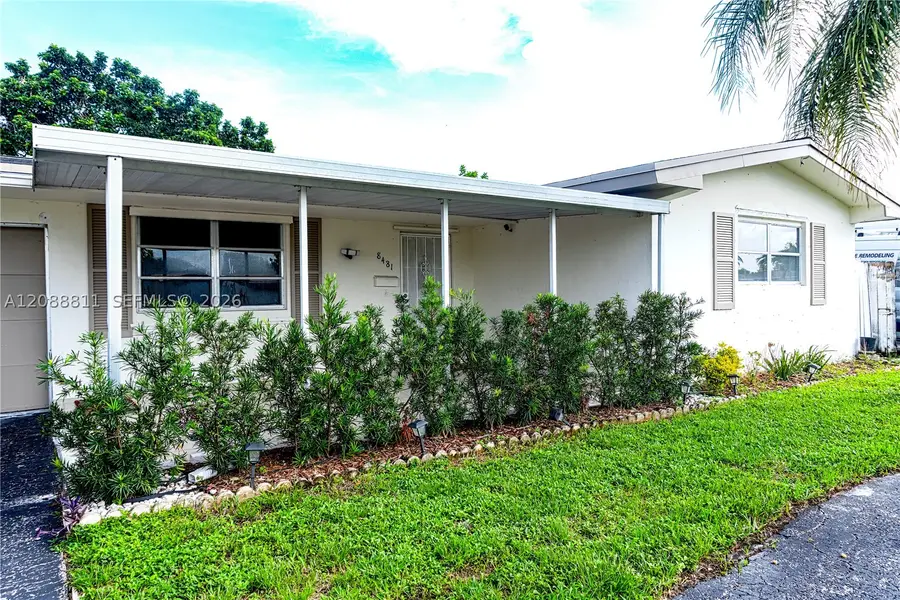 8481 NW 11th St, Pembroke Pines, FL 33024 - #3