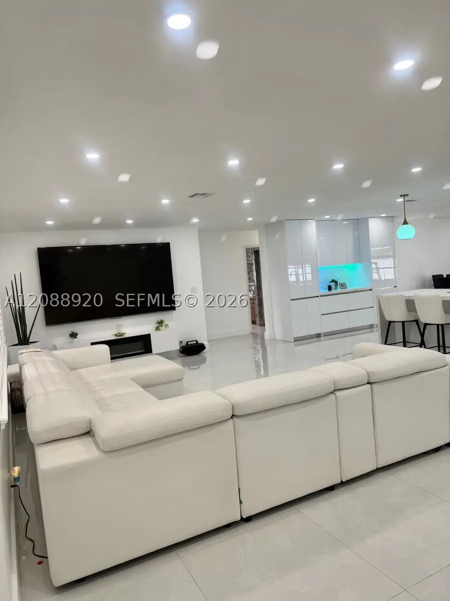 1401 NW 122nd Ave, Pembroke Pines, FL 33026 - #3