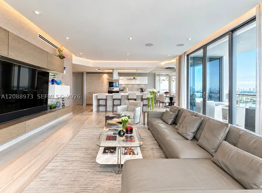 17111 Biscayne Blvd #2210, North Miami Beach, FL 33160 - #3
