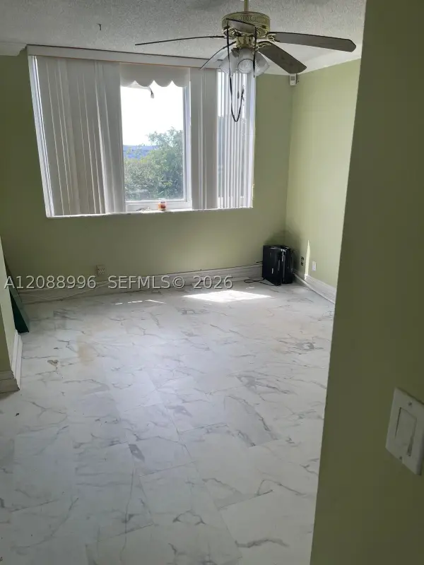 4200 Hillcrest Dr #401, Hollywood, FL 33021