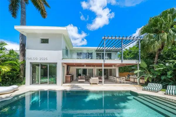 110 Venetian Way, Miami Beach, FL 33139