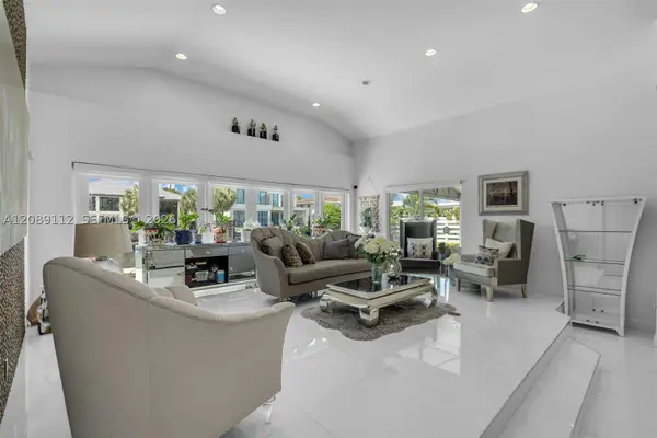 3364 NE 167th St, North Miami Beach, FL 33160