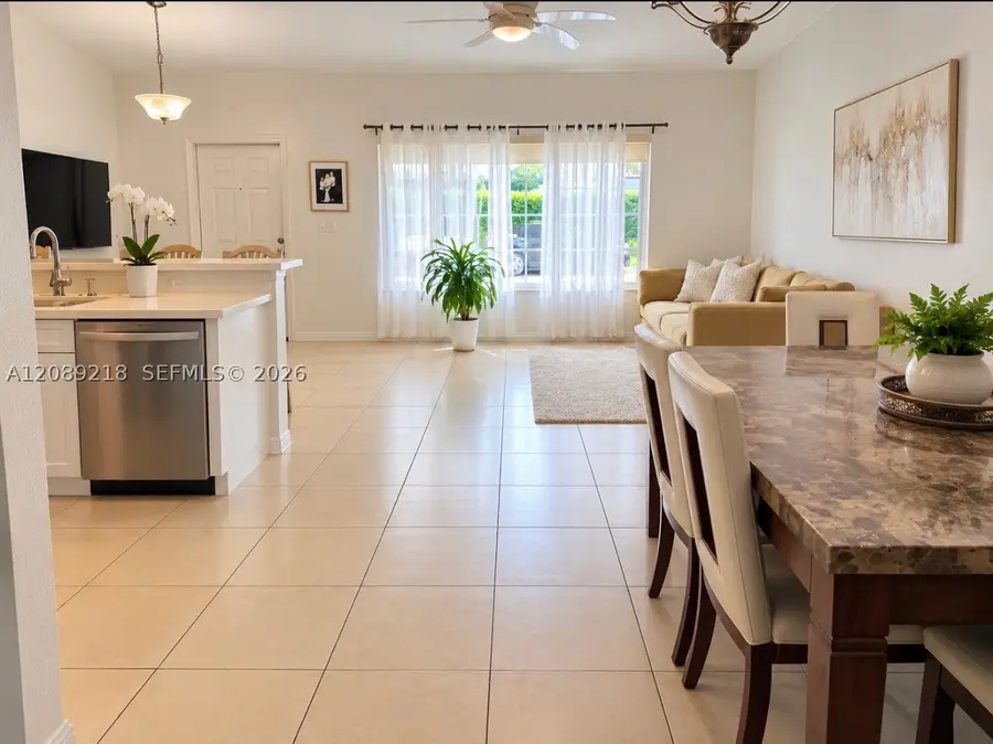 312 NE 3rd St #4, Hallandale Beach, FL 33009 - #2