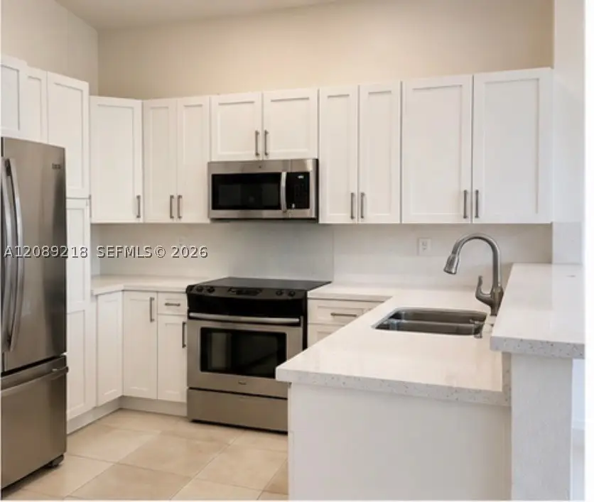 312 NE 3rd St #4, Hallandale Beach, FL 33009 - #3