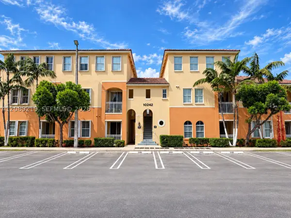 10242 NW 7th St #203, Miami, FL 33172