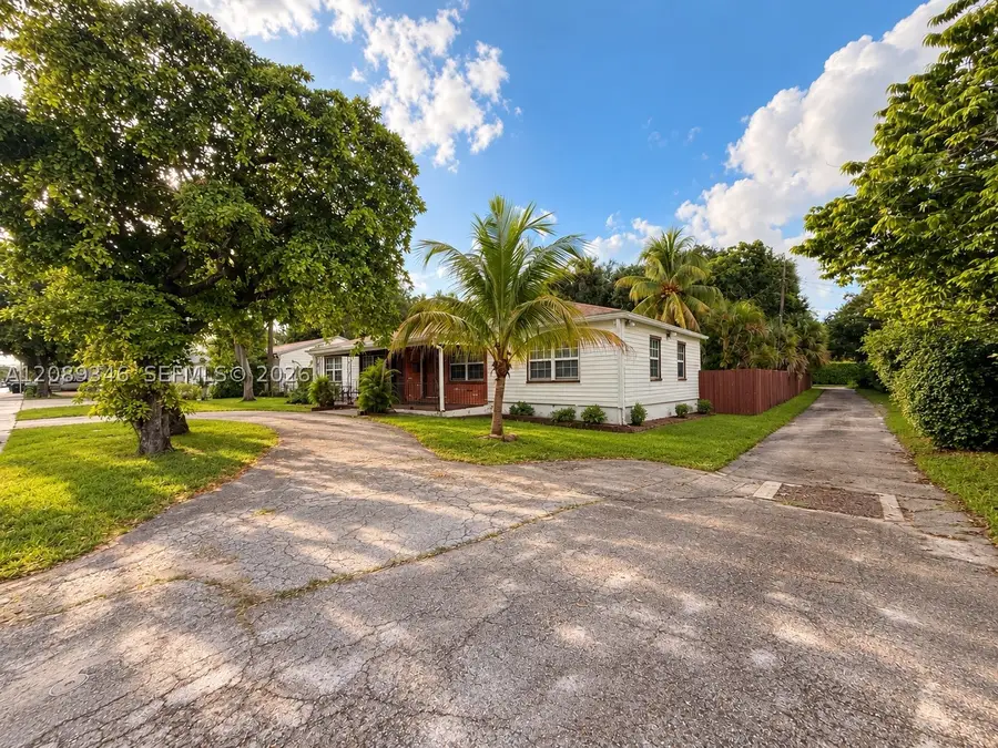 1526 NE 135th St, North Miami, FL 33161 - #2