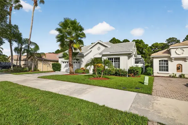 619 SW Lake Charles Cir, Port St Lucie, FL 34986