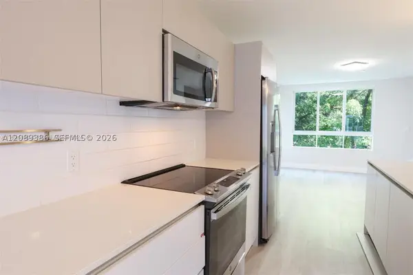 2555 NE 193rd St #2223, Miami, FL 33180