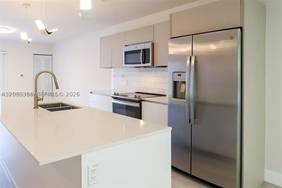 2555 NE 193rd St #2223, Miami, FL 33180 - #3