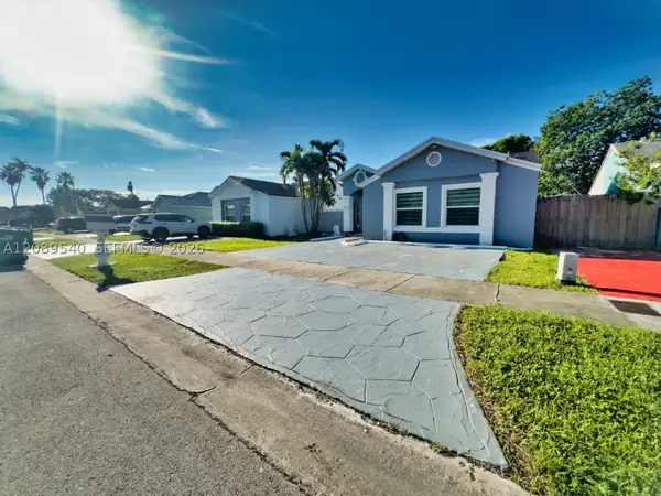 14348 SW 103rd St, Miami, FL 33186