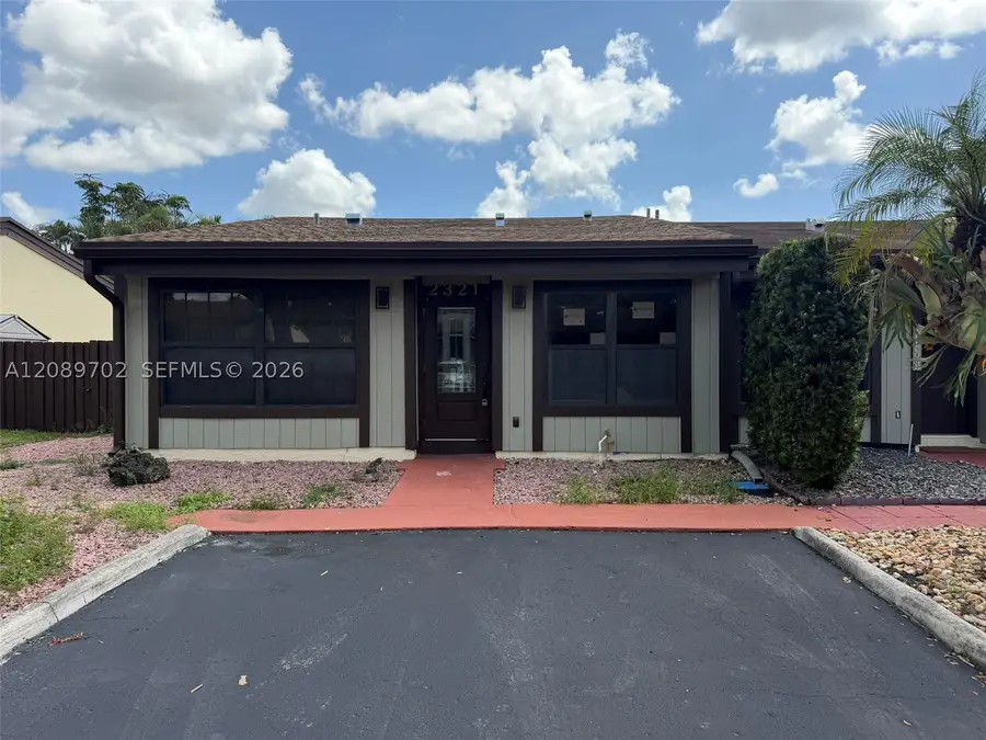 2321 Poinsetta Ct, Pembroke Pines, FL 33026 - #2