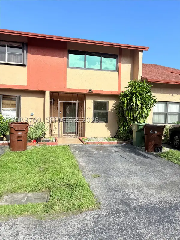 4085 W 8th Ct #82, Hialeah, FL 33012