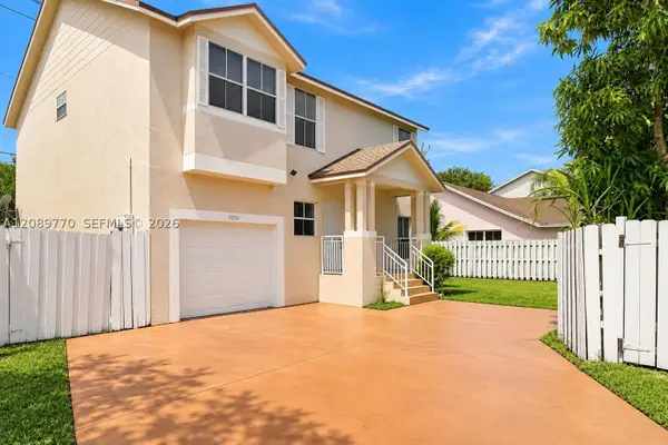 10251 NW 3rd St, Pembroke Pines, FL 33026