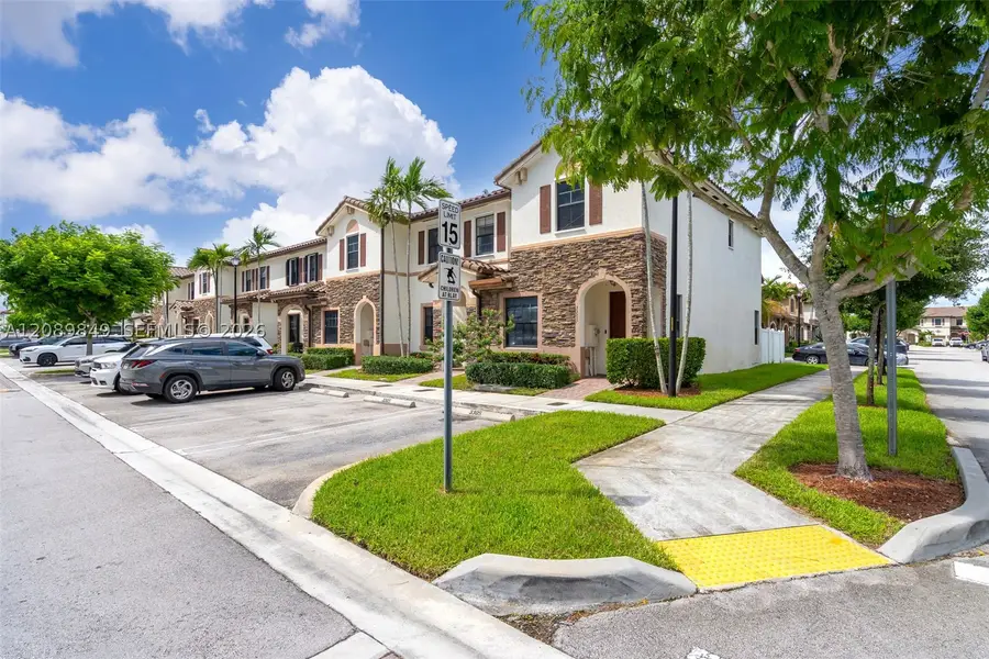 3305 W 93rd Pl, Hialeah, FL 33018 - #3