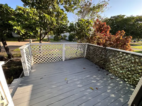 3028 SW 50th St, Dania Beach, FL 33312