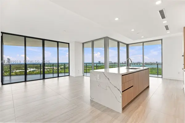2411 Laguna Cir #2301, North Miami, FL 33181