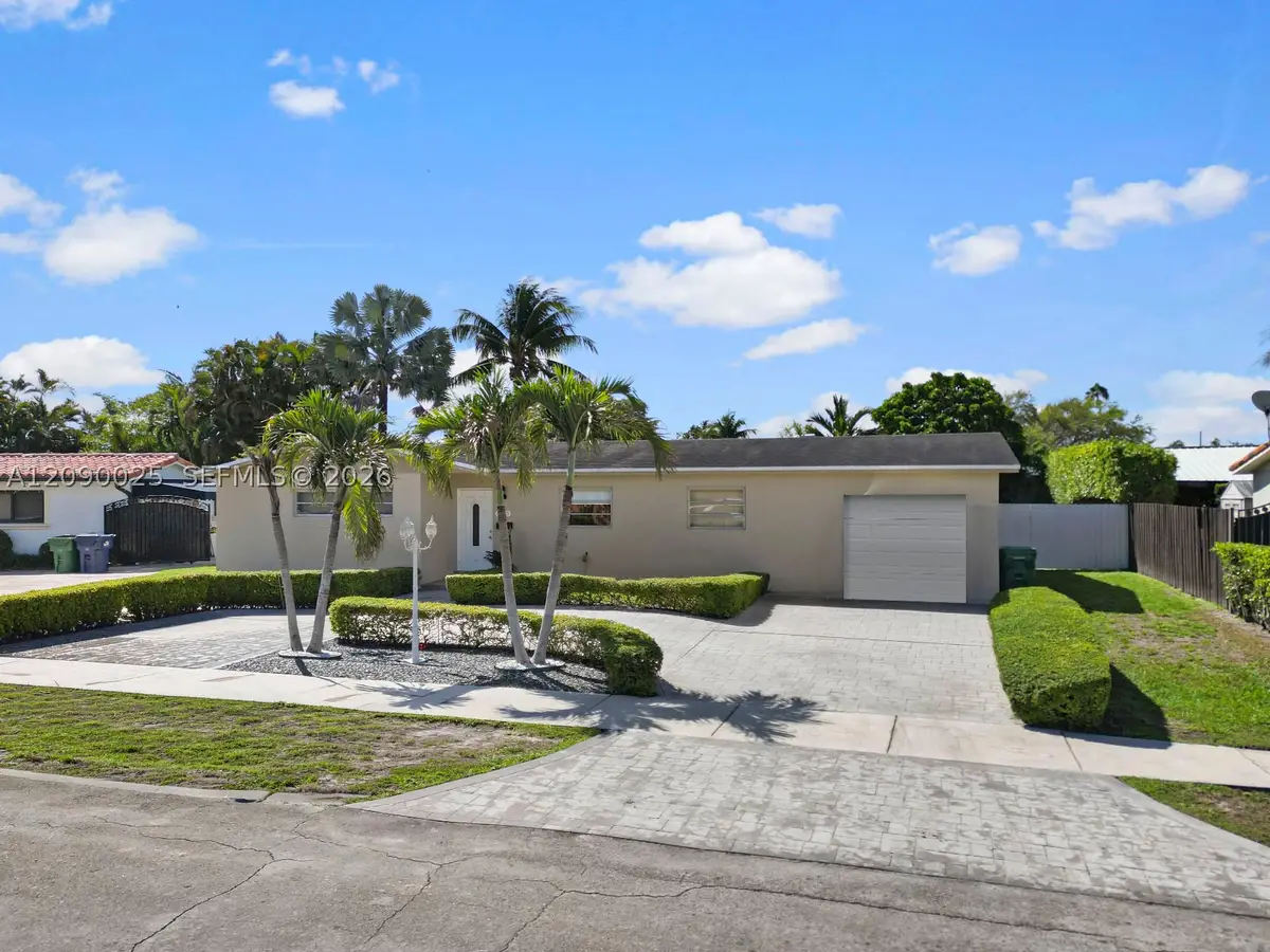8530 NW 179th St, Hialeah, FL 33015 - #1