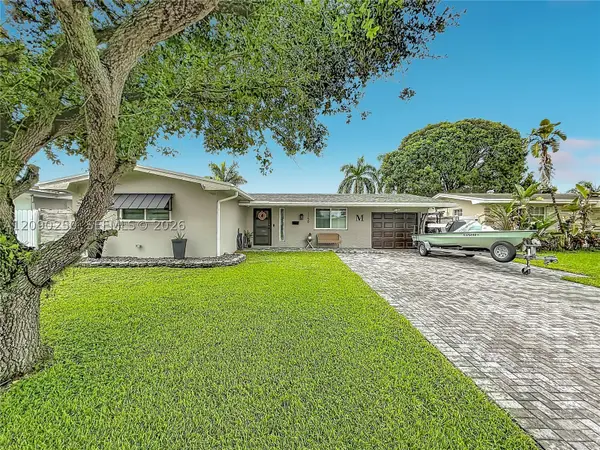 1150 NW 86th Ter, Pembroke Pines, FL 33024