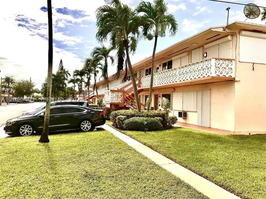 920 SW 11th Ave #9D, Hallandale Beach, FL 33009 - #2