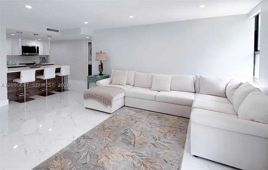 1800 Collins Ave #3B, Miami Beach, FL 33139 - #2