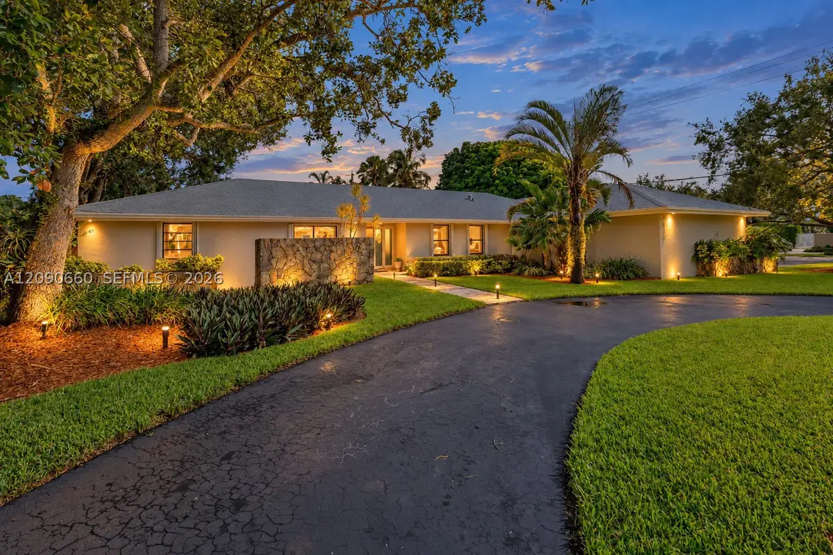 7915 SW 155th St, Palmetto Bay, FL 33157 - #1