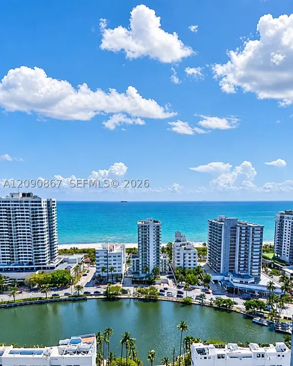 2457 Collins Ave #202, Miami Beach, FL 33140