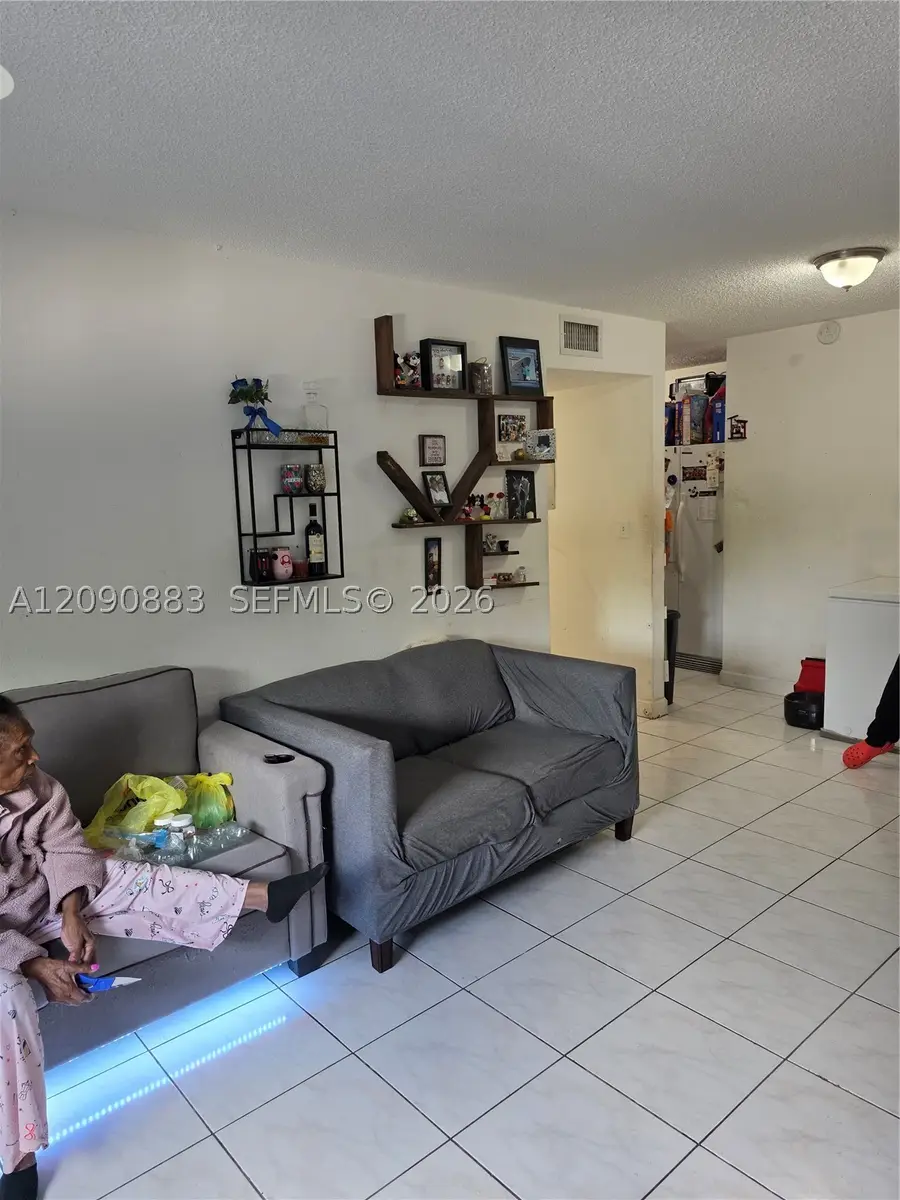 2565 W 56th St #206, Hialeah, FL 33016 - #2