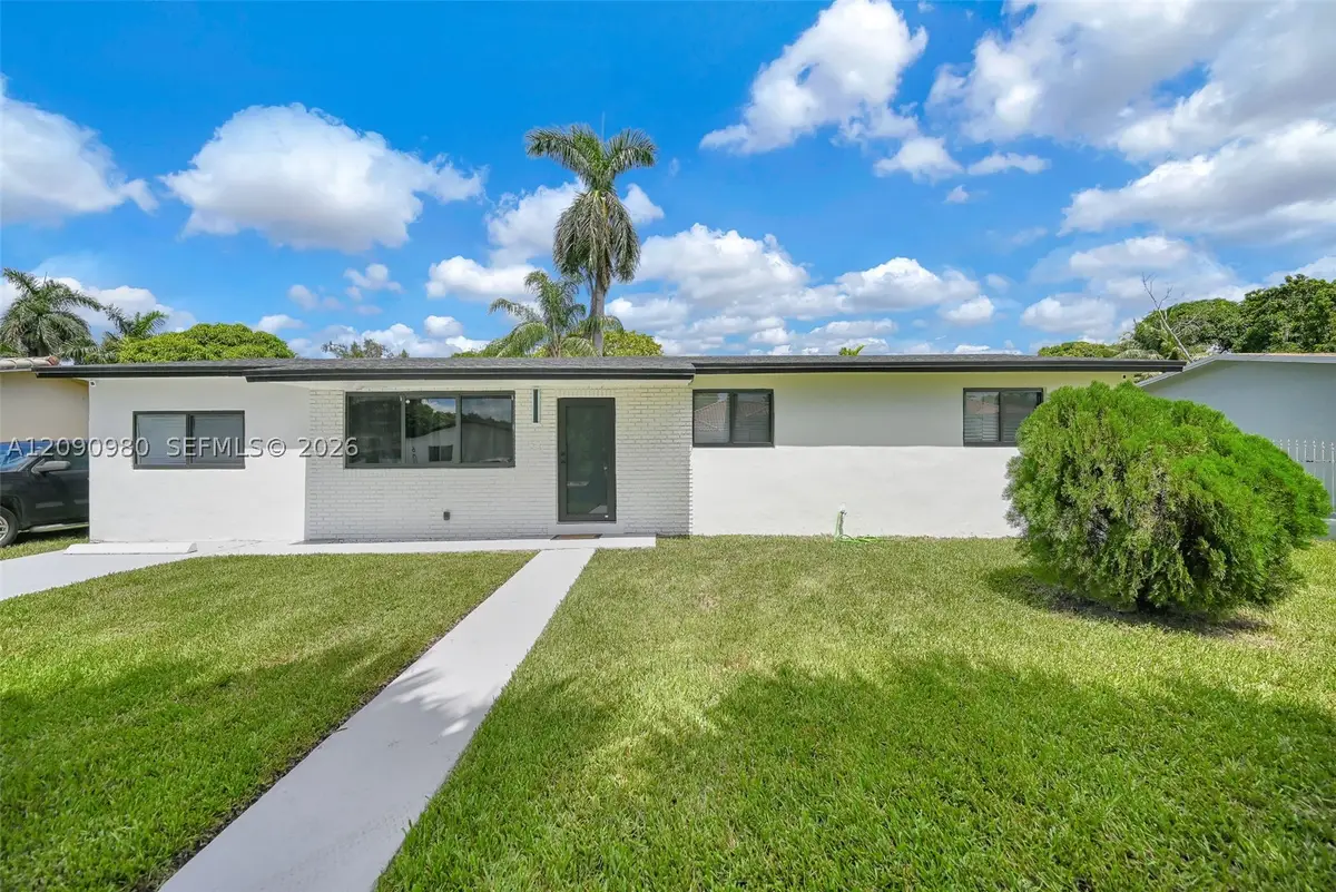 51 NW 161st St, Miami, FL 33169 - #1